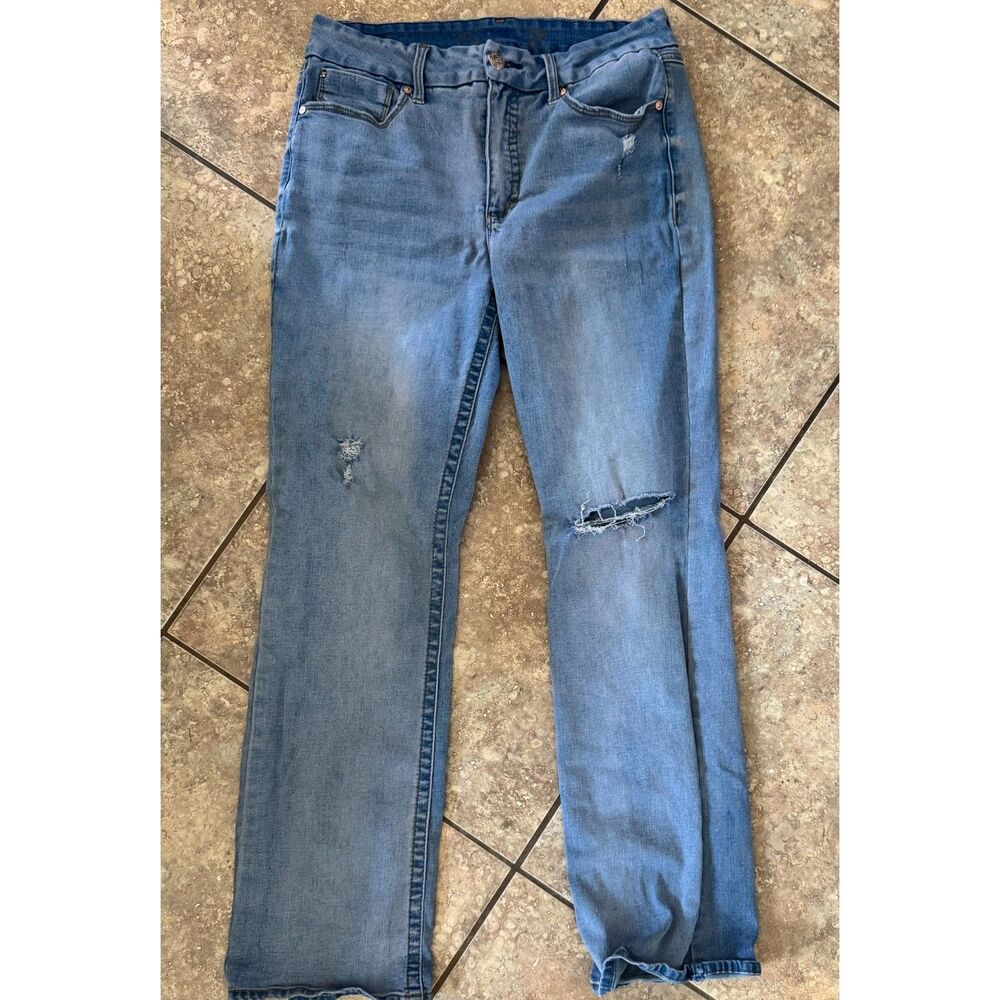 Seven7 Women’s Size 14 Distressed Light Wash Straight Leg  Denim  0040